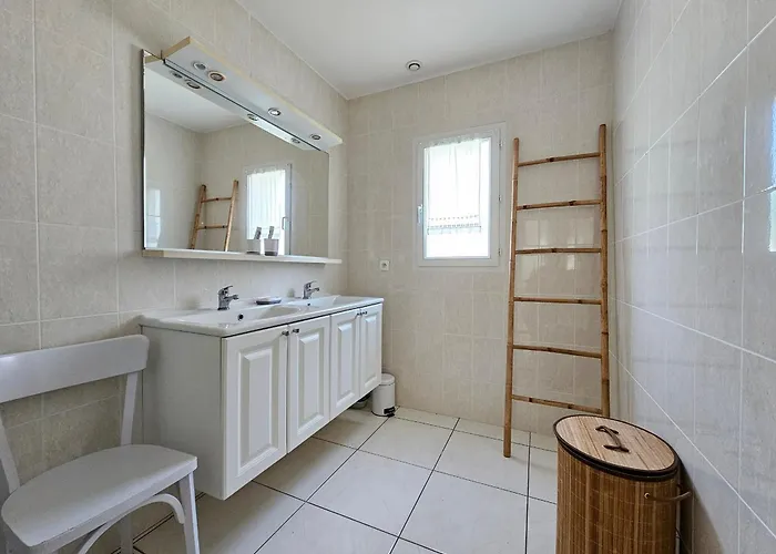 Lumineuse Pour 6, Proche Et Commerces - Fr-1-476-26 *